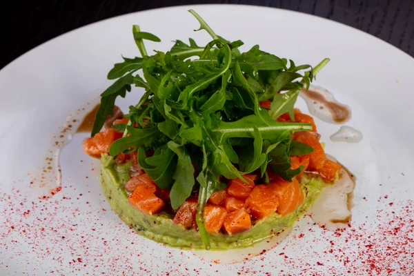 Heerlijke Zalm Met Tartaarsaus — Stockfoto