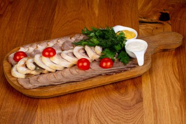 Toungue etli salamura ürün çeşitliliği