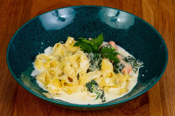 Pasta Met Zalm Saus — Stockfoto