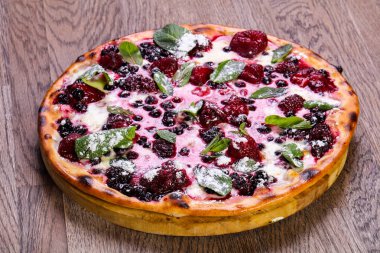 Meyve vegetarin pizza çocuklar için