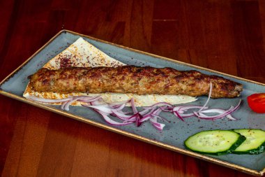 Kuzu eti beyaz ekmek kebabı