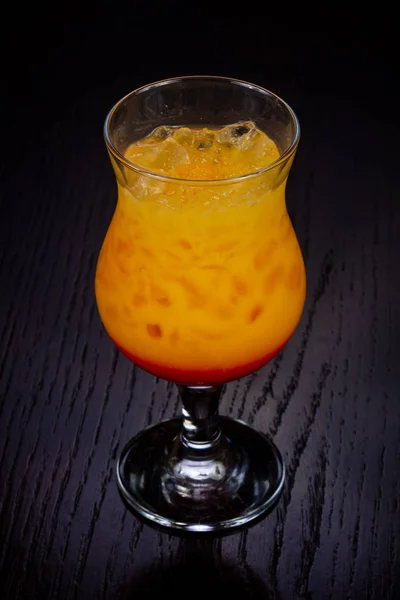 Édes Tequila Sunrise Koktél Pohár — Stock Fotó