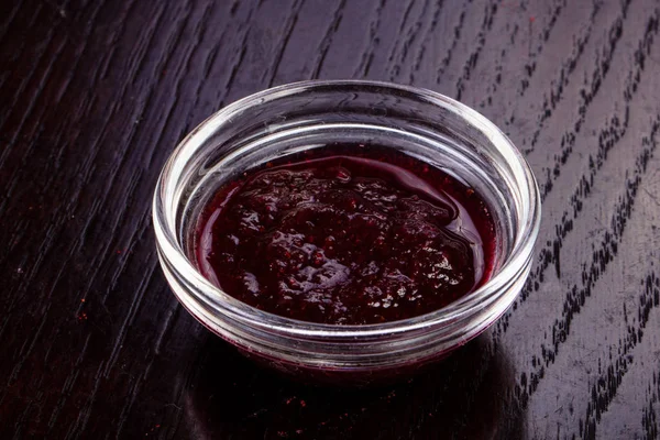 Tatlı kızılcık sosu kase