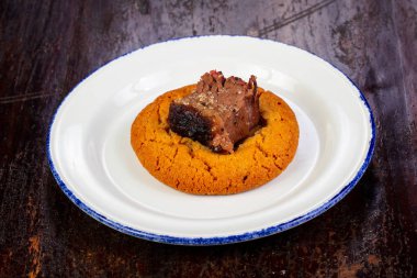 Pastrie sığır plaka ile