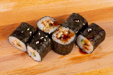 Rulo Unagi Maki ile yılan balığı