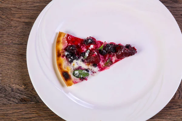 Meyve vegetarin pizza çocuklar için