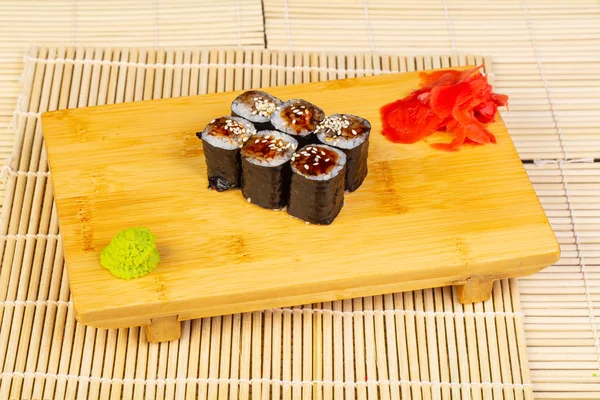 Belut Lezat Sushi Gulung Kecil — Stok Foto