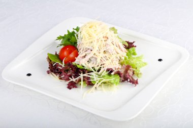 Jambon ve parmesan peyniri salatası