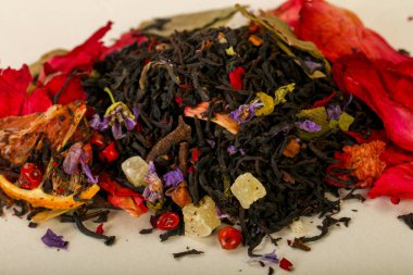 Aroma çay yığın meyve, meyveler ve otlar ile