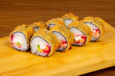 Lezzetli kızarmış tempura somon ile