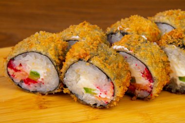 Lezzetli kızarmış tempura somon ile