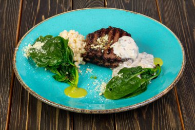 Soslu Izgara biftek minion