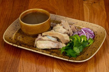 Kuzu ile geleneksel kafkas çorbası Hashlama