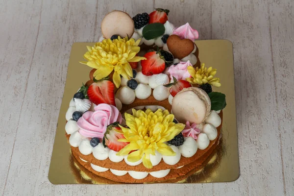 Cake with natural flower