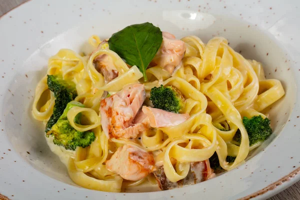 Pasta Con Salmón Brócoli — Foto de Stock