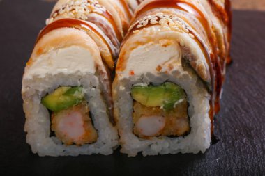 Tradittional Japonya yılan balığı rulo