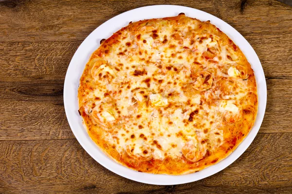 Пицца Креветками Мягким Сыром — стоковое фото