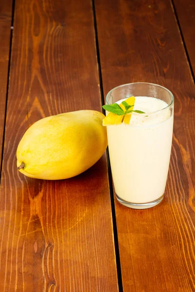 Verse Koude Zoete Mango Shake — Stockfoto