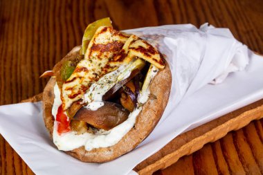 Mantar ve sebze vejetaryen gyros