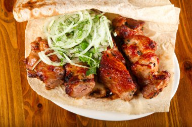 Lavaş ekmek kebap karışımı