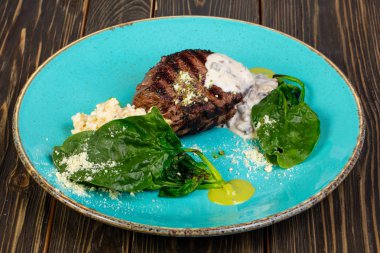 Soslu Izgara biftek minion