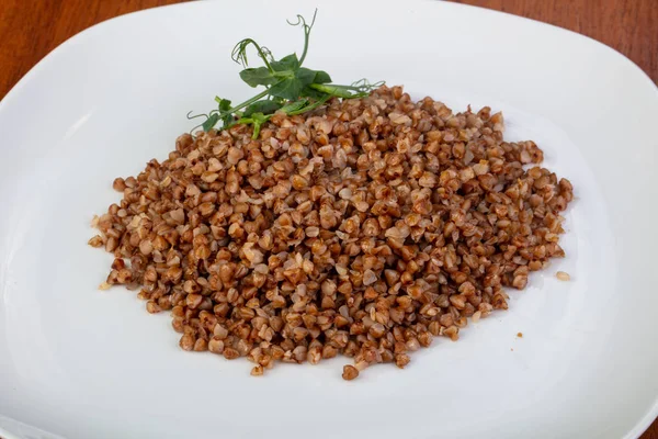 Lezzetli haşlanmış Buğday lapası otlar ile