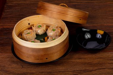 Karides ile Japon geleneksel köfte