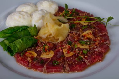 Ham Japon Genç Dana carpaccio