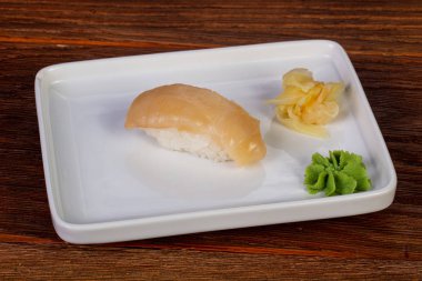 Japon soğuk suşi ile tarak