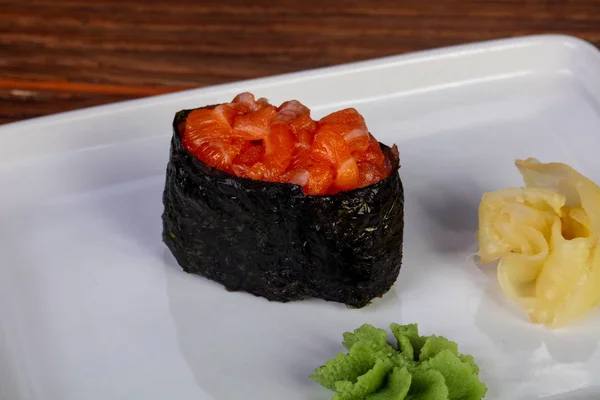 Japonez Sushi Gunkan Somon — Fotografie, imagine de stoc