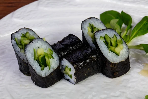 Rolo Japonês Com Pepino Gengibre Servido — Fotografia de Stock