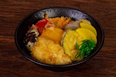 Vegan sebze tempura chukka ile