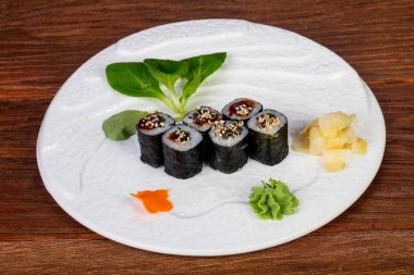 Suşi Unagi maki ile yılan balığı