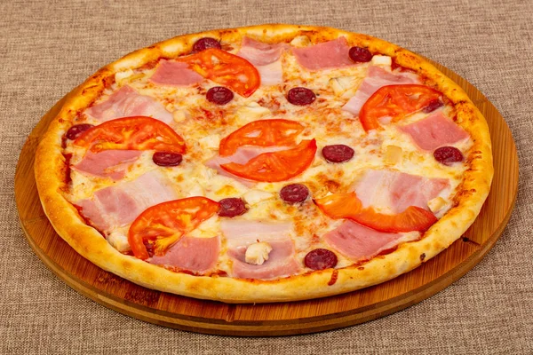 Pizza Slaninou Rajčaty — Stock fotografie