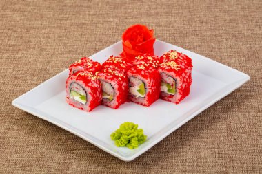 Yengeç et taklit ile Japon rulo