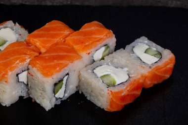 Japon geleneksel rulo somon ile