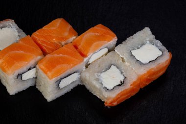 Japon geleneksel rulo somon ile