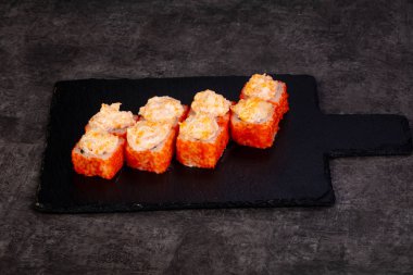 Japonca rulo ile pirinç pişmiş