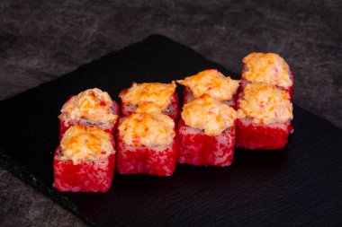 Japonca rulo ile pirinç pişmiş