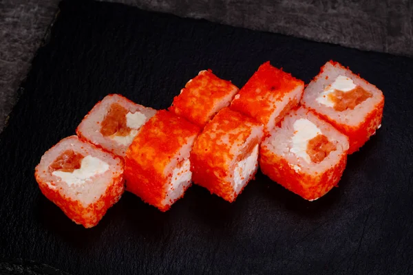 Japon geleneksel rulo somon ile