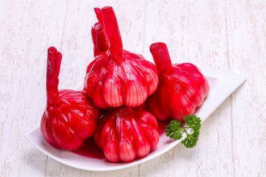 Kase lezzetli turşusu sarımsak