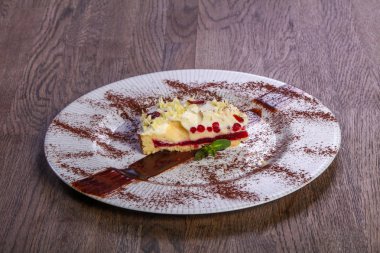 Hizmet çilek nane ile pasta