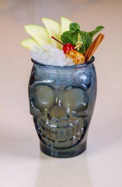 Mojito elma ve tarçın ile