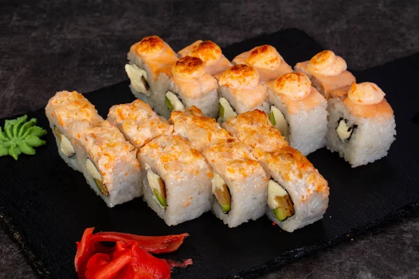 Japon Suşi ile çeşitli madde ayarla