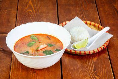 Tay Tom Yam karides çorbası