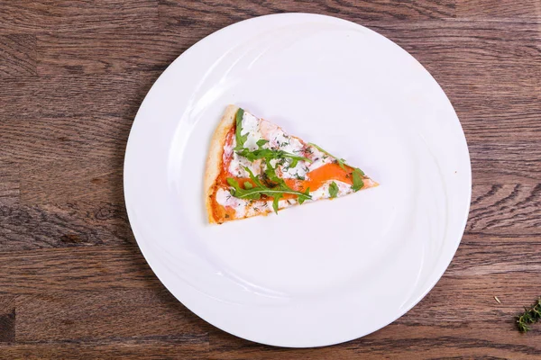 Somon pizza rucola hizmet