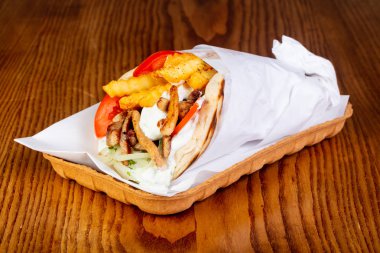 Gyros etli pide