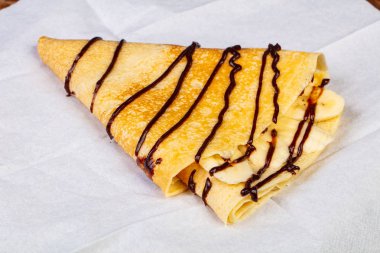 Muzlu ve çikolatalı krep.