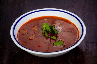 Domates çorbası et ve fasulye ile