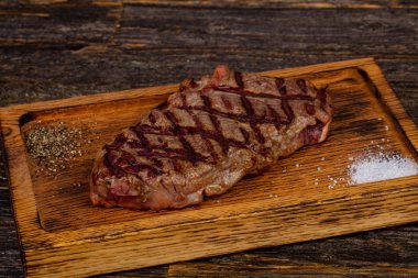 Izgara şerit Fileto Biftek tuz ve biber ile